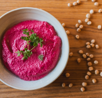 RØDBEDEHUMMUS
